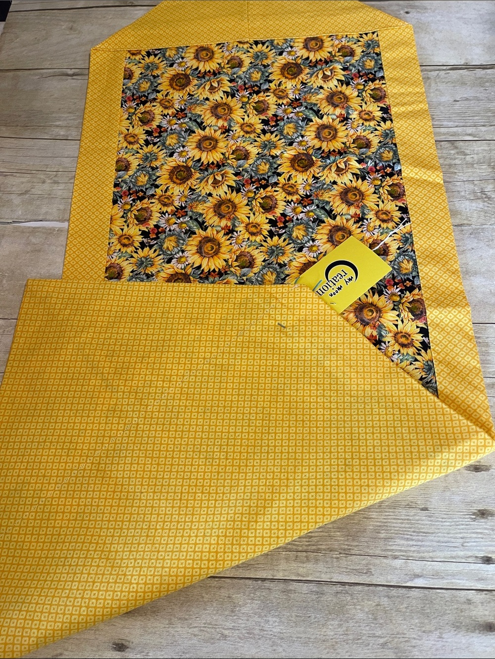 NWT Table Runner Sunflower Decor Black & Yellow Two Sided Cotton - Picture 6 of 8